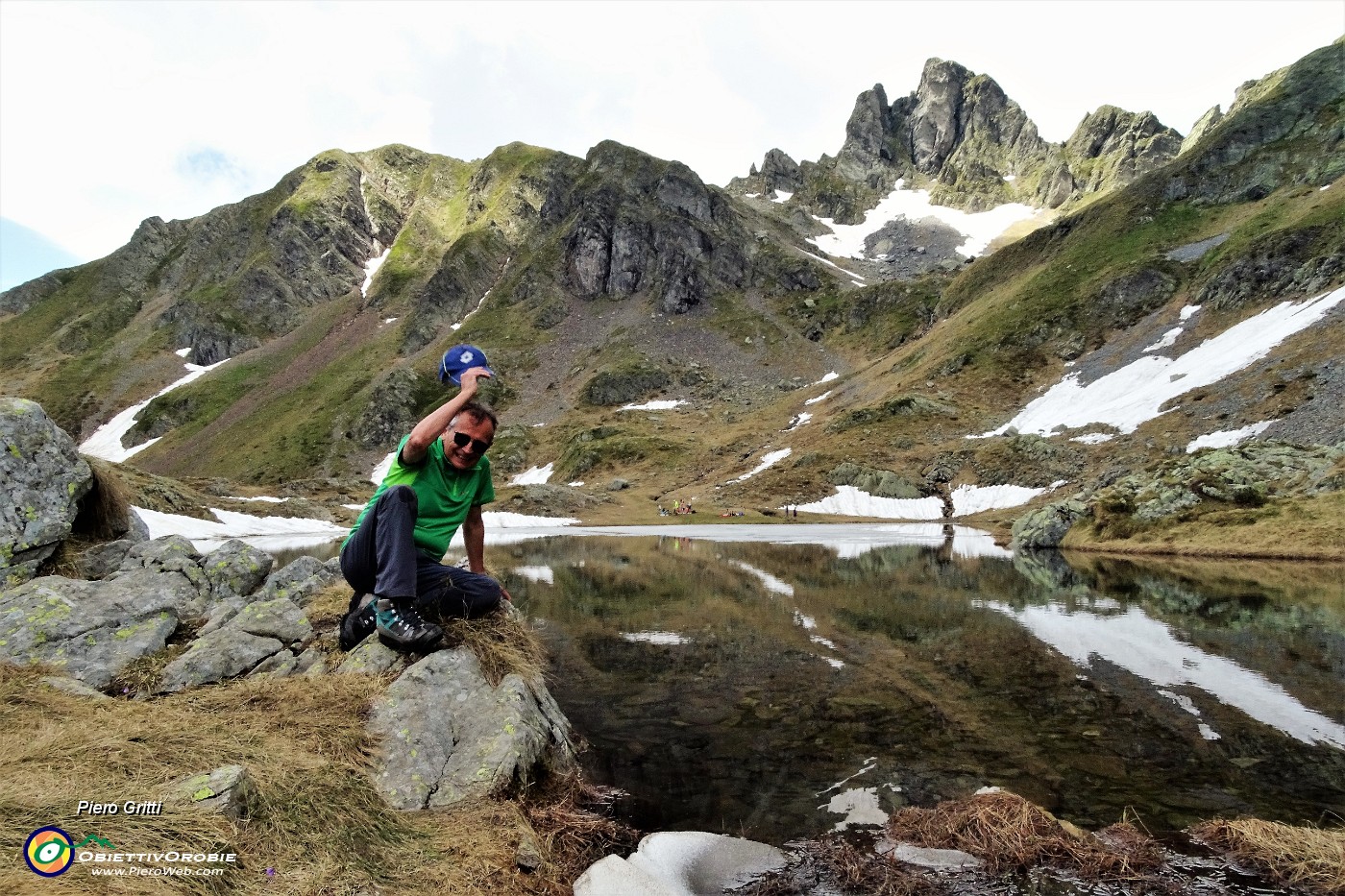 04 Neve in avanzato scioglimento al laghetto supeiore di Ponteranica.JPG